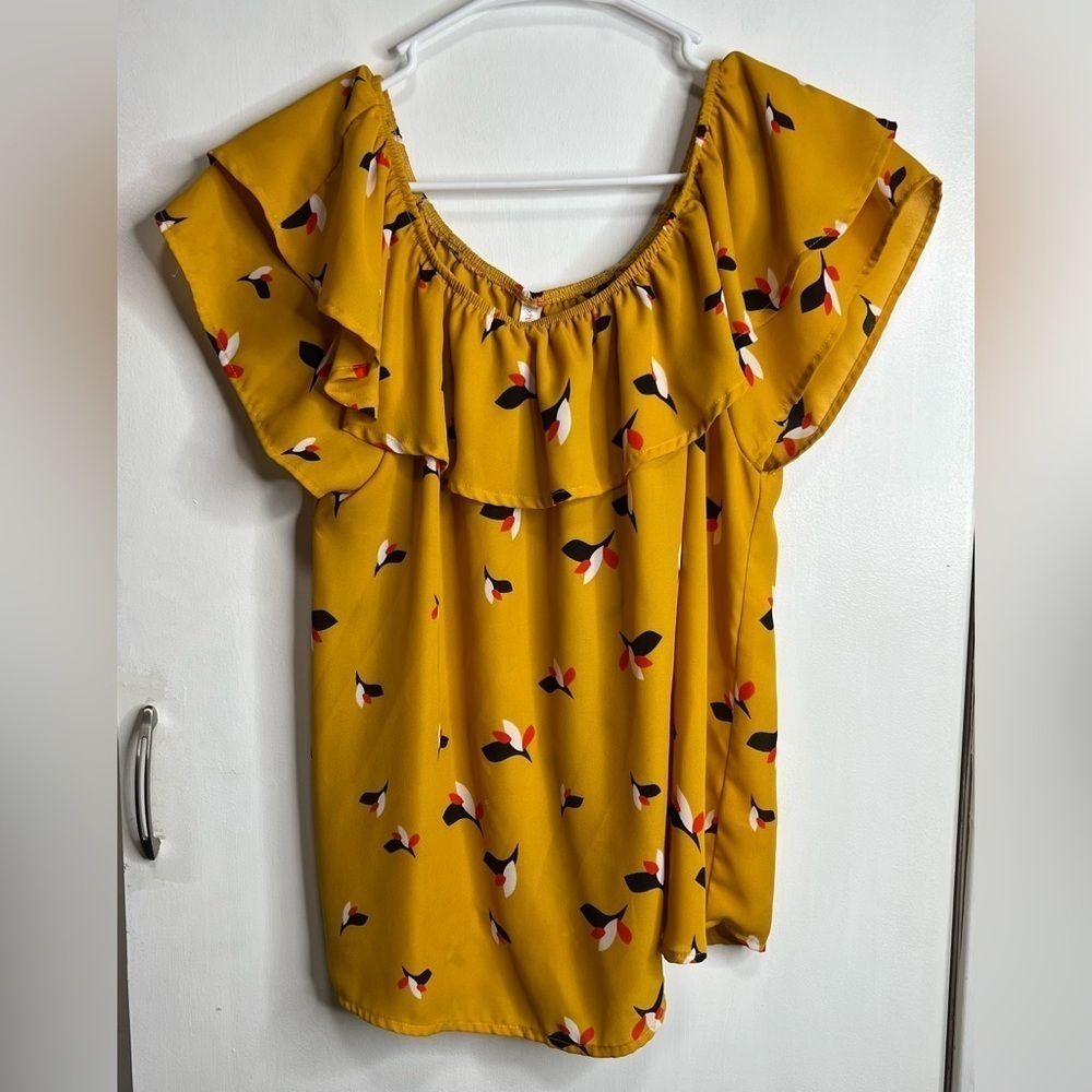 Xhilaration Floral Blouse